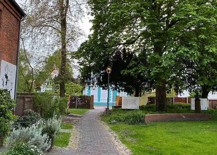 Wohlfuehlen In Historischem Haus Appartamento